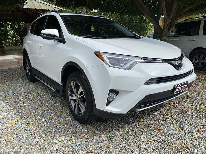 Toyota RAV4 XLE 4WD 2018